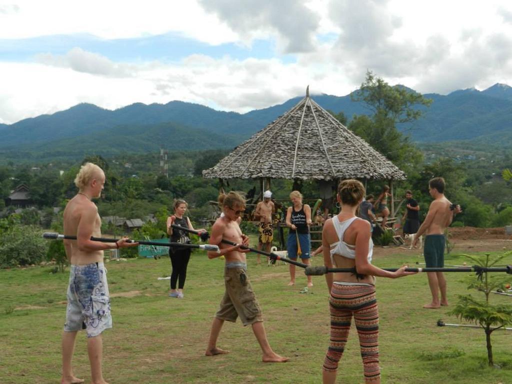 Pai Circus Hostel Экстерьер фото