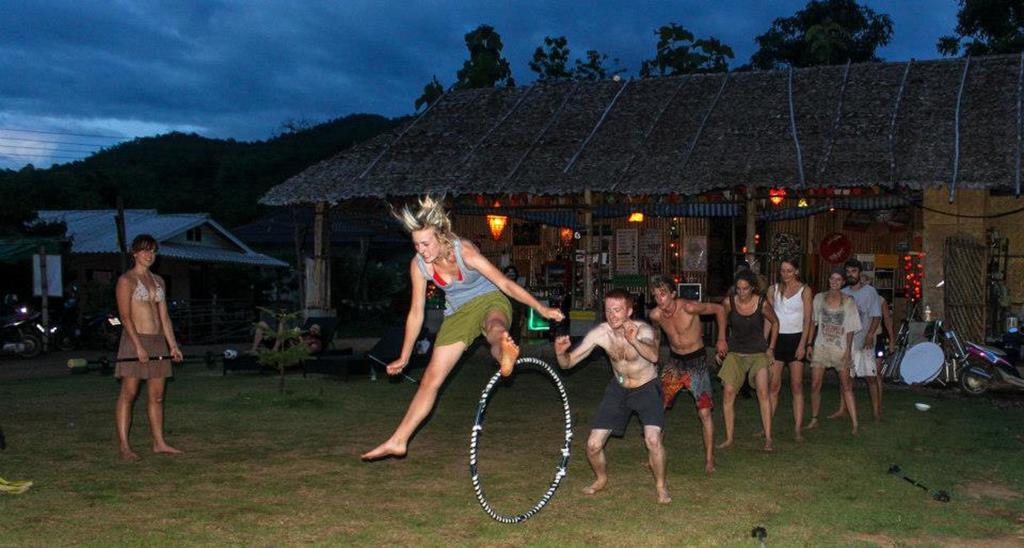 Pai Circus Hostel Экстерьер фото