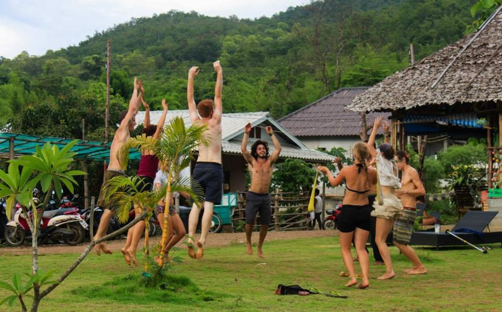 Pai Circus Hostel Экстерьер фото