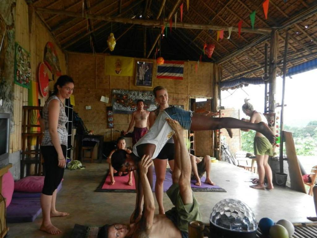 Pai Circus Hostel Экстерьер фото
