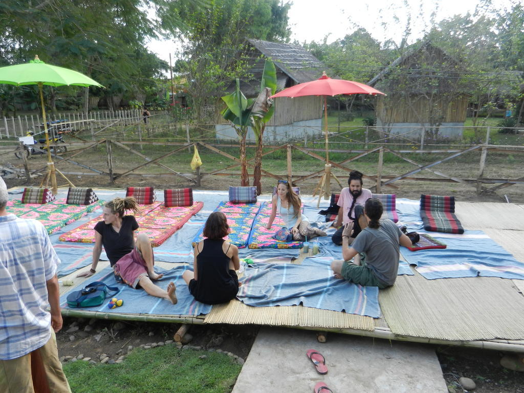 Pai Circus Hostel Экстерьер фото