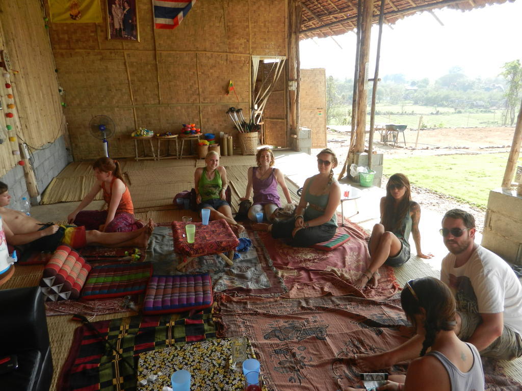 Pai Circus Hostel Экстерьер фото