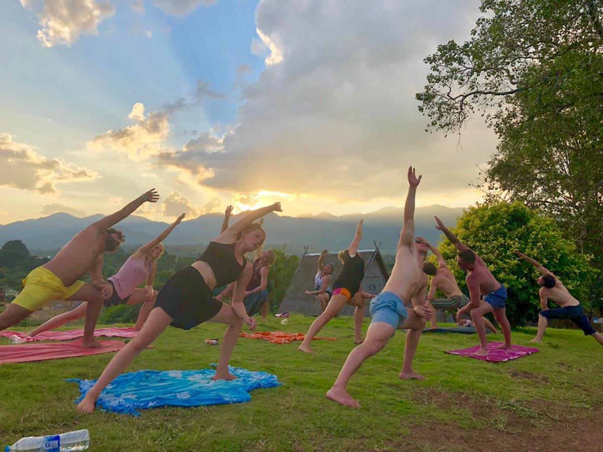 Pai Circus Hostel Экстерьер фото