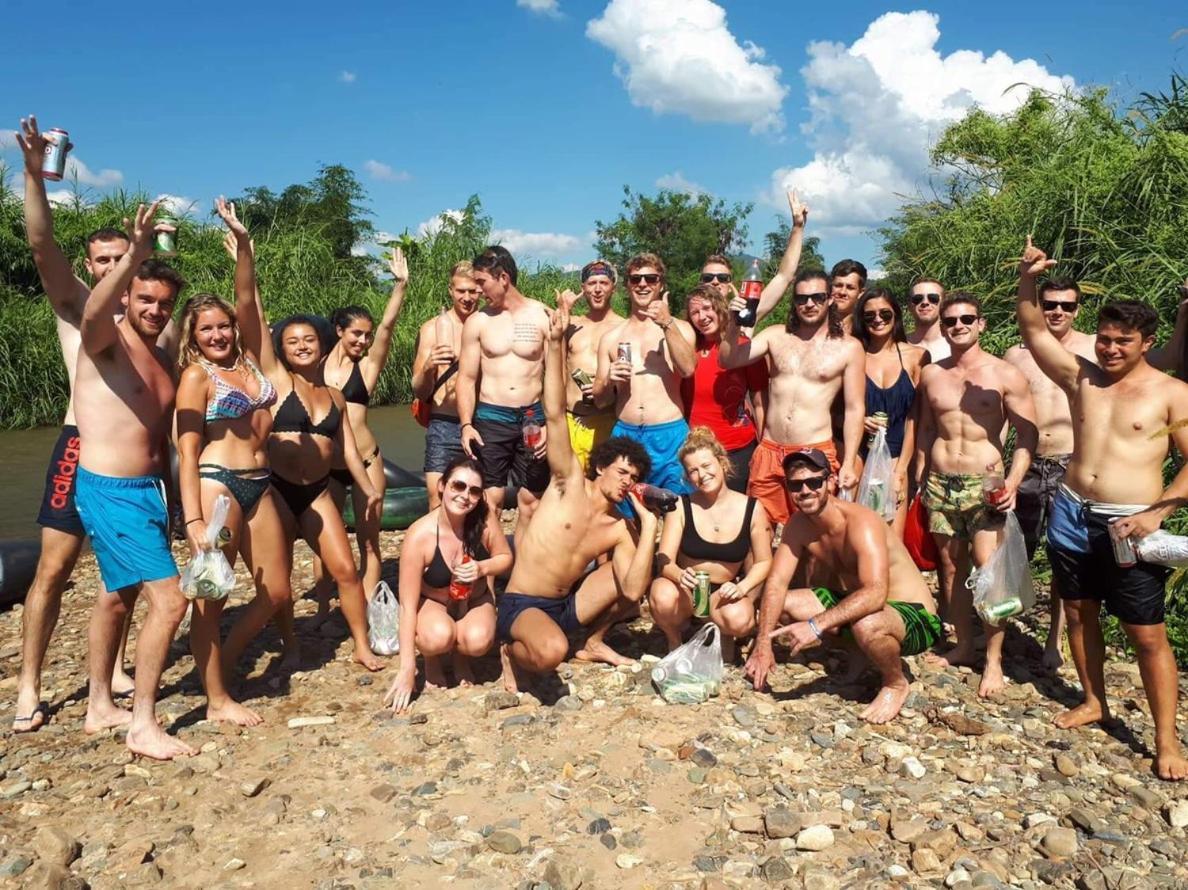 Pai Circus Hostel Экстерьер фото