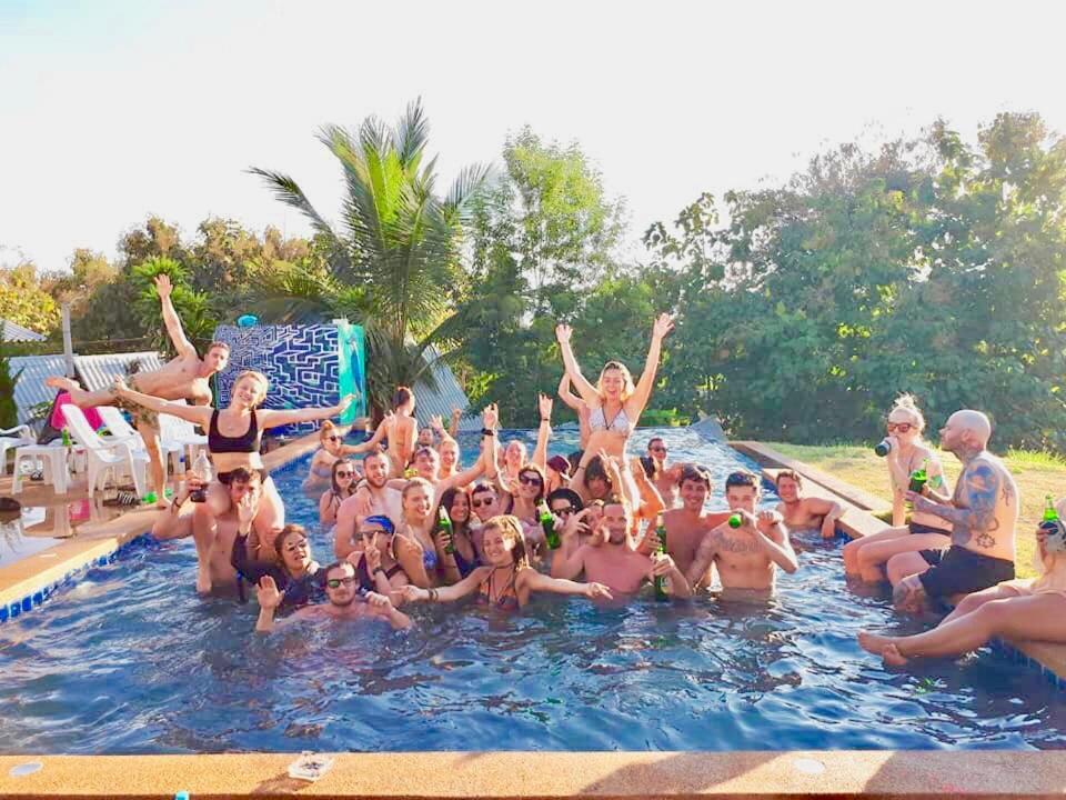 Pai Circus Hostel Экстерьер фото